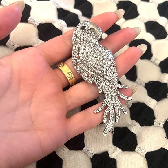 🧷🦜Vintage Inspired Parrot Brooch - Silver Tone with CZ - Sparkly, Shiny! - Picture 3 of 3